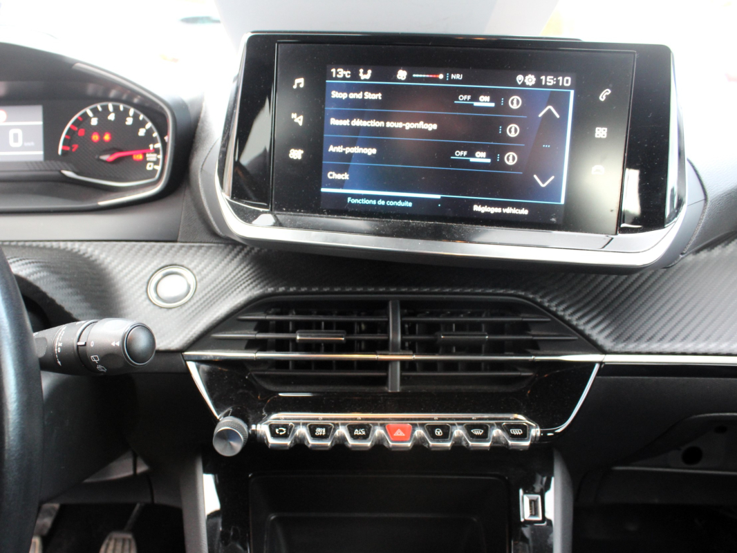 Peugeot 208 — 32