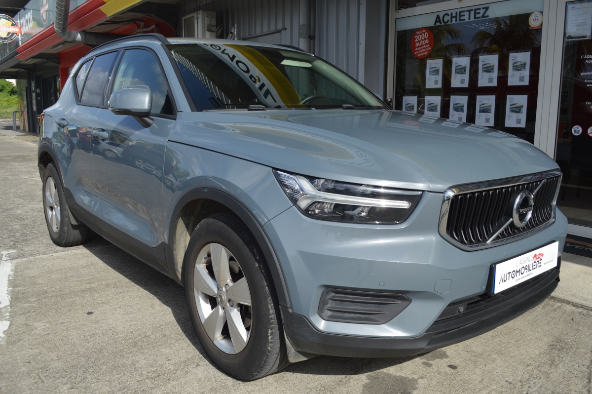 Volvo XC40 — 2