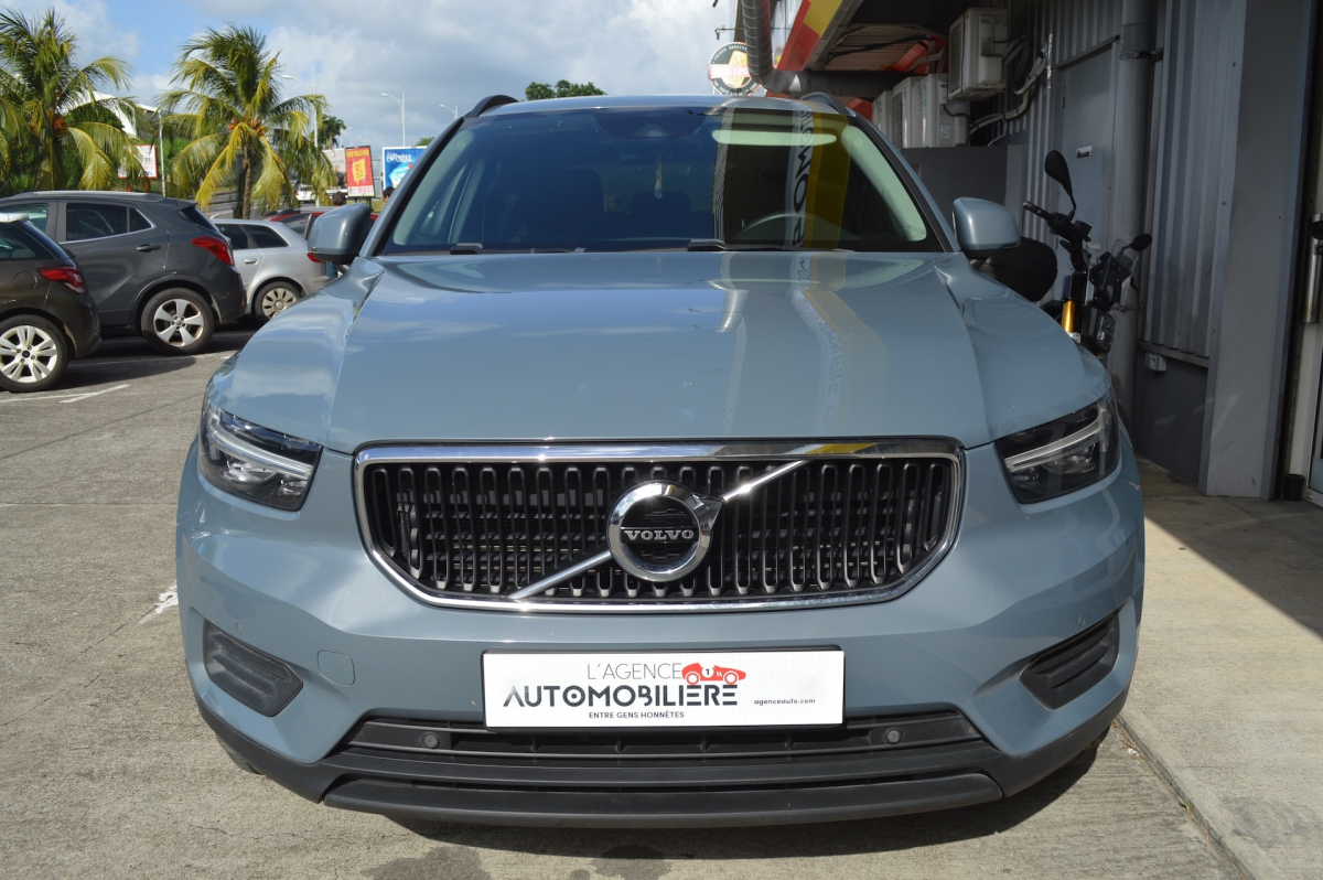 Volvo XC40 — 3