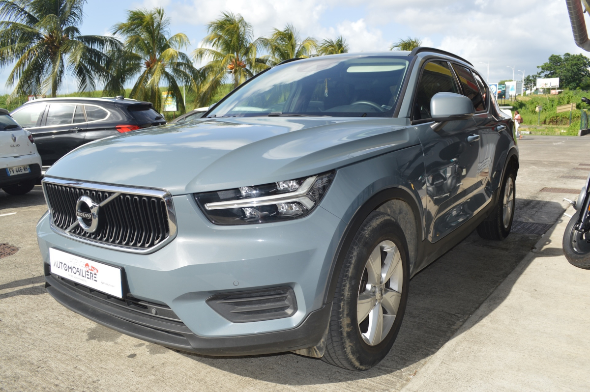 Volvo XC40 — 4