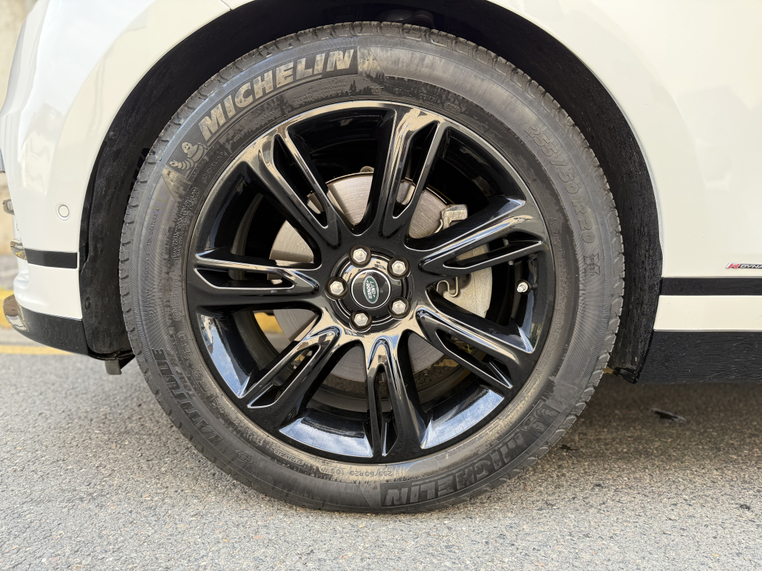 Land Rover Range Rover Velar — 24