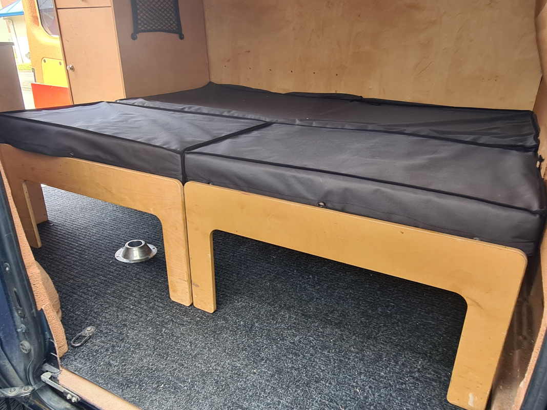 Ford Transit — 18