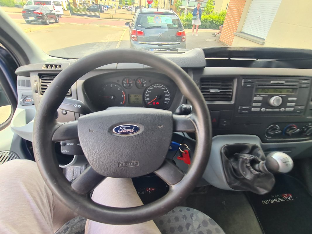 Ford Transit — 13