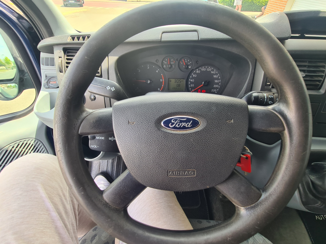 Ford Transit — 14