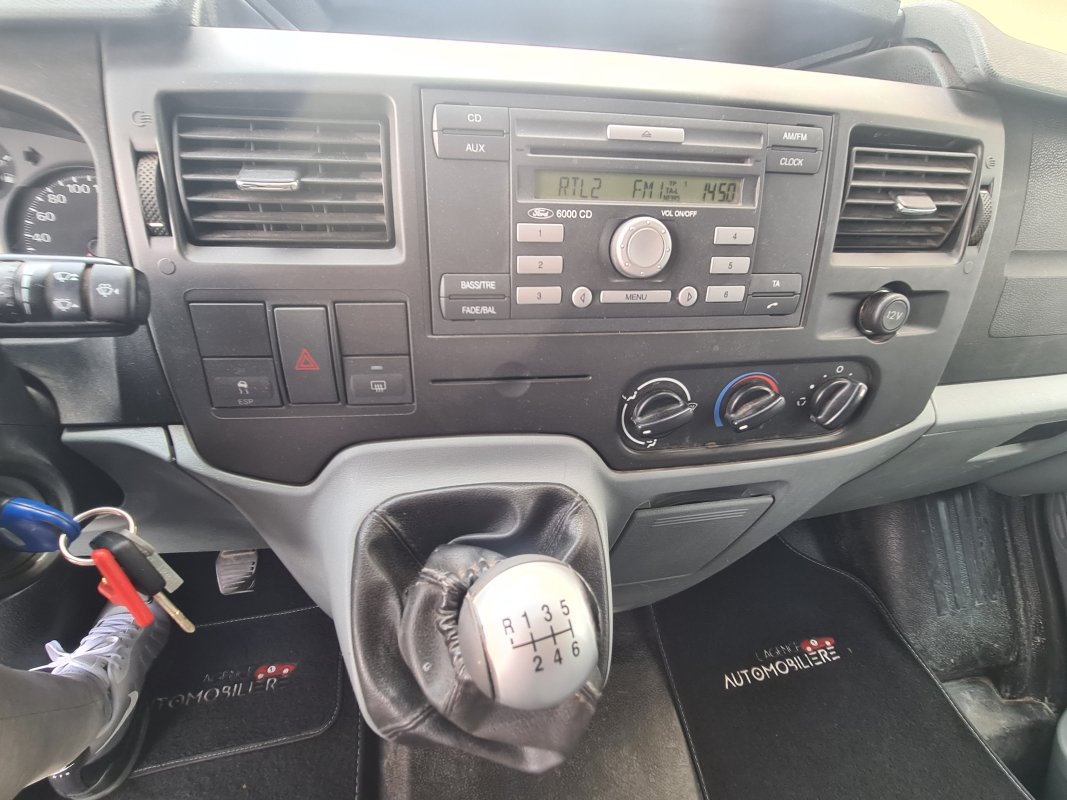 Ford Transit — 15