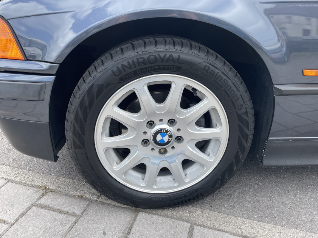 Bmw Série 3 — 18