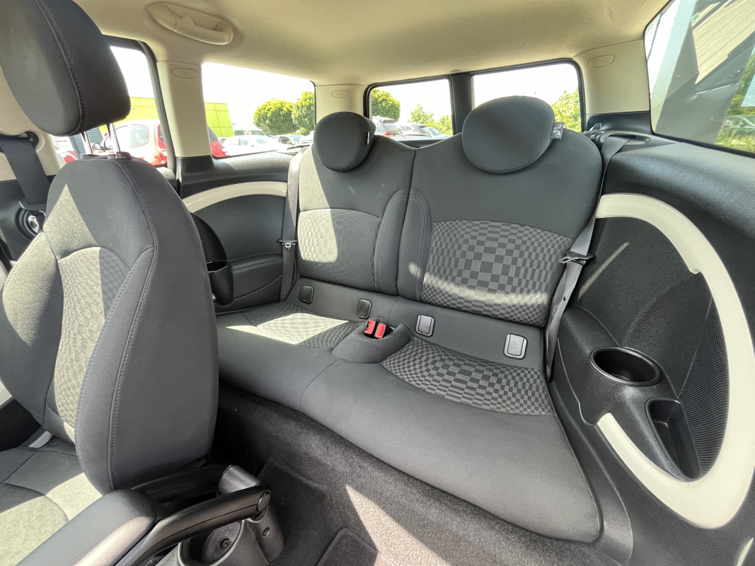 Mini Clubman — 16