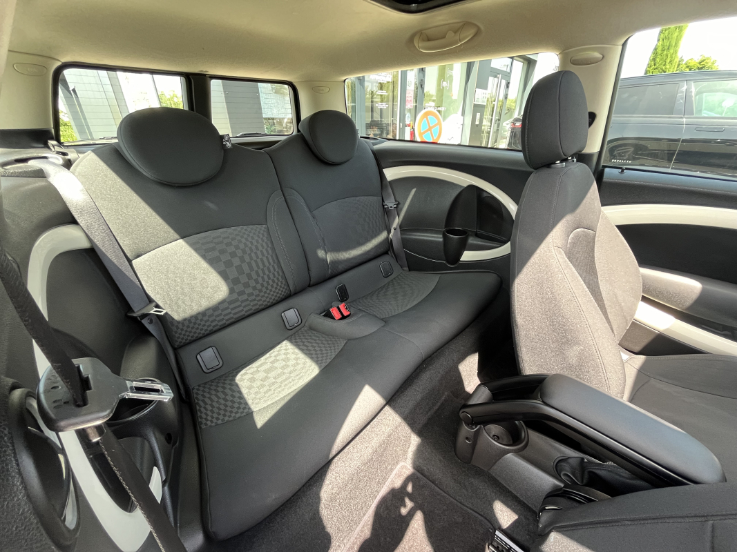 Mini Clubman — 17