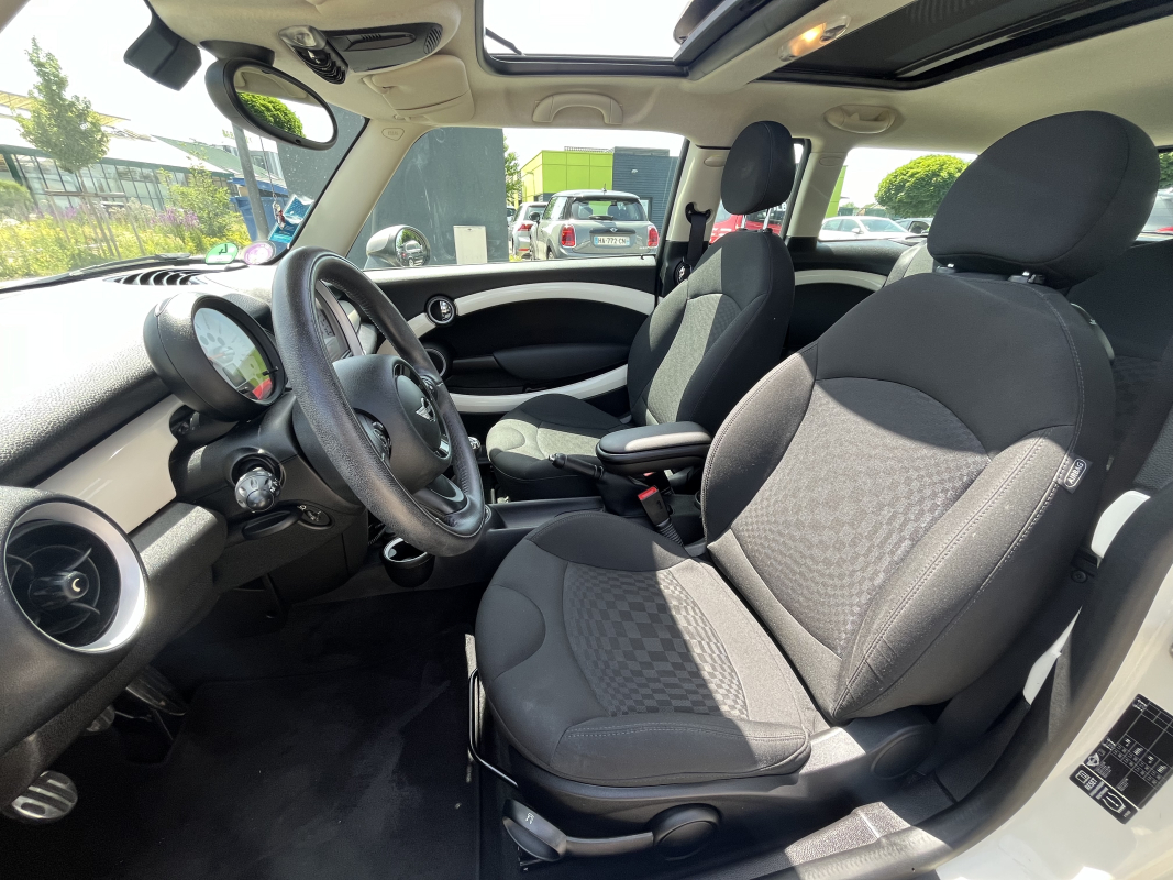 Mini Clubman — 14