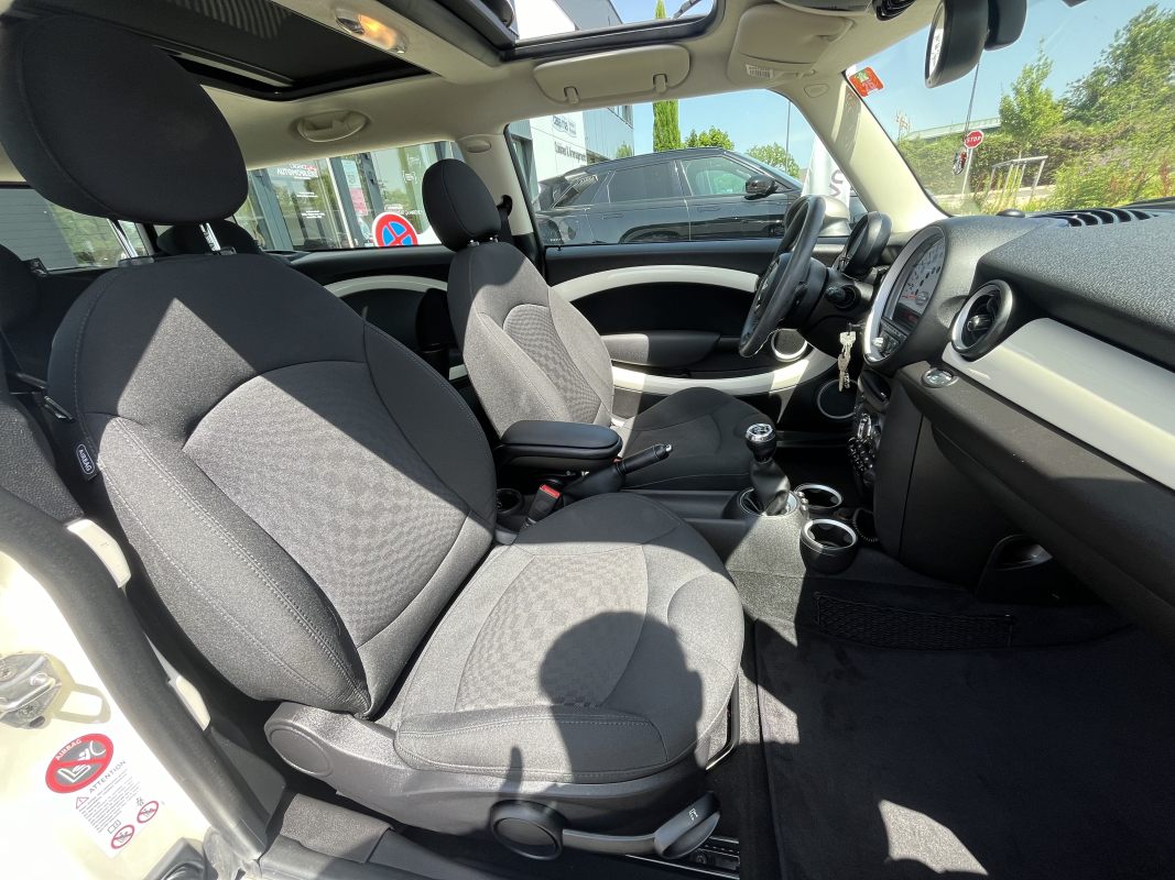 Mini Clubman — 15