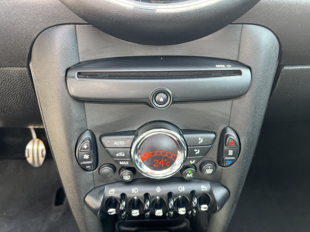 Mini Clubman — 12