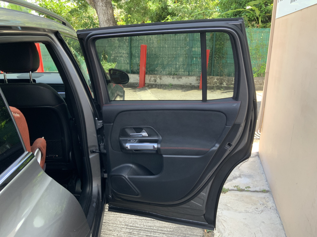 Mercedes GLB — 6