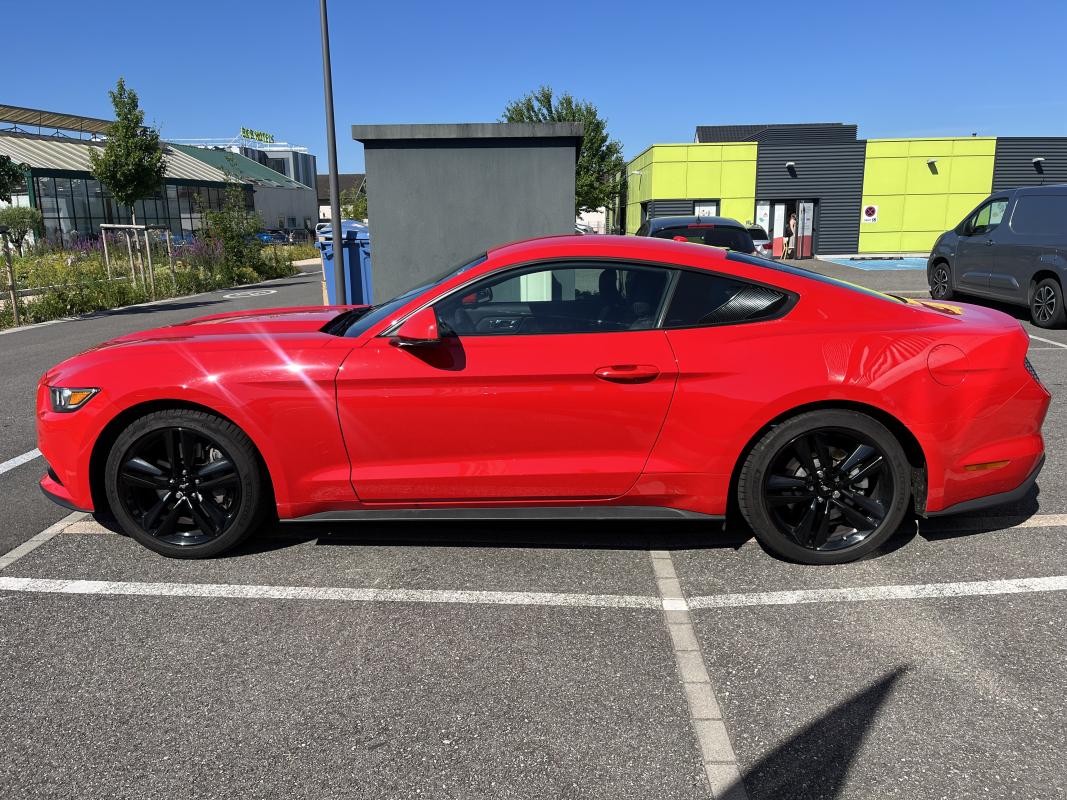 Ford Mustang — 4