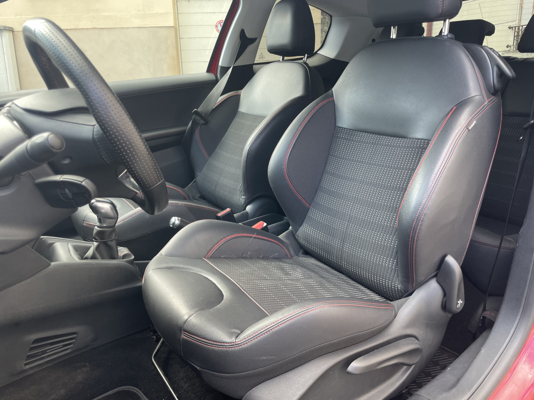Peugeot 208 — 8