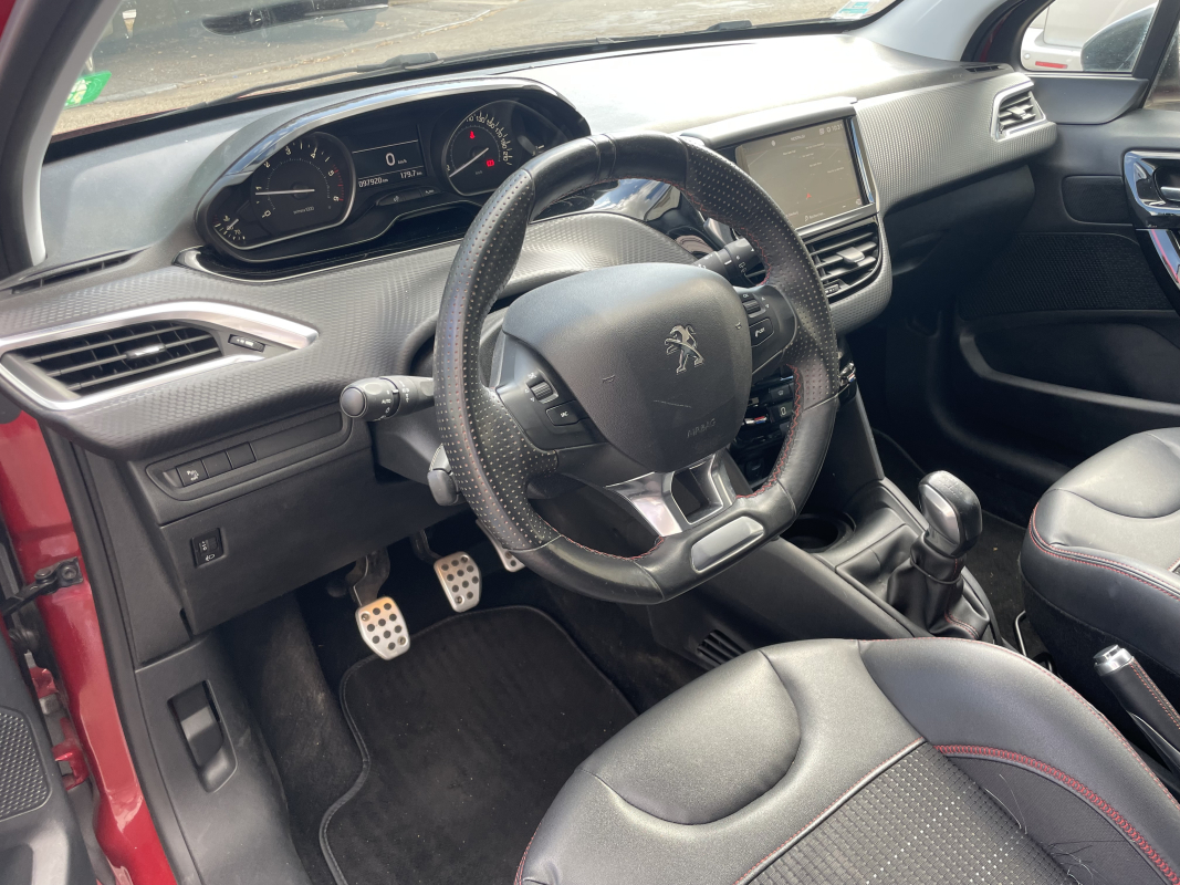 Peugeot 208 — 9