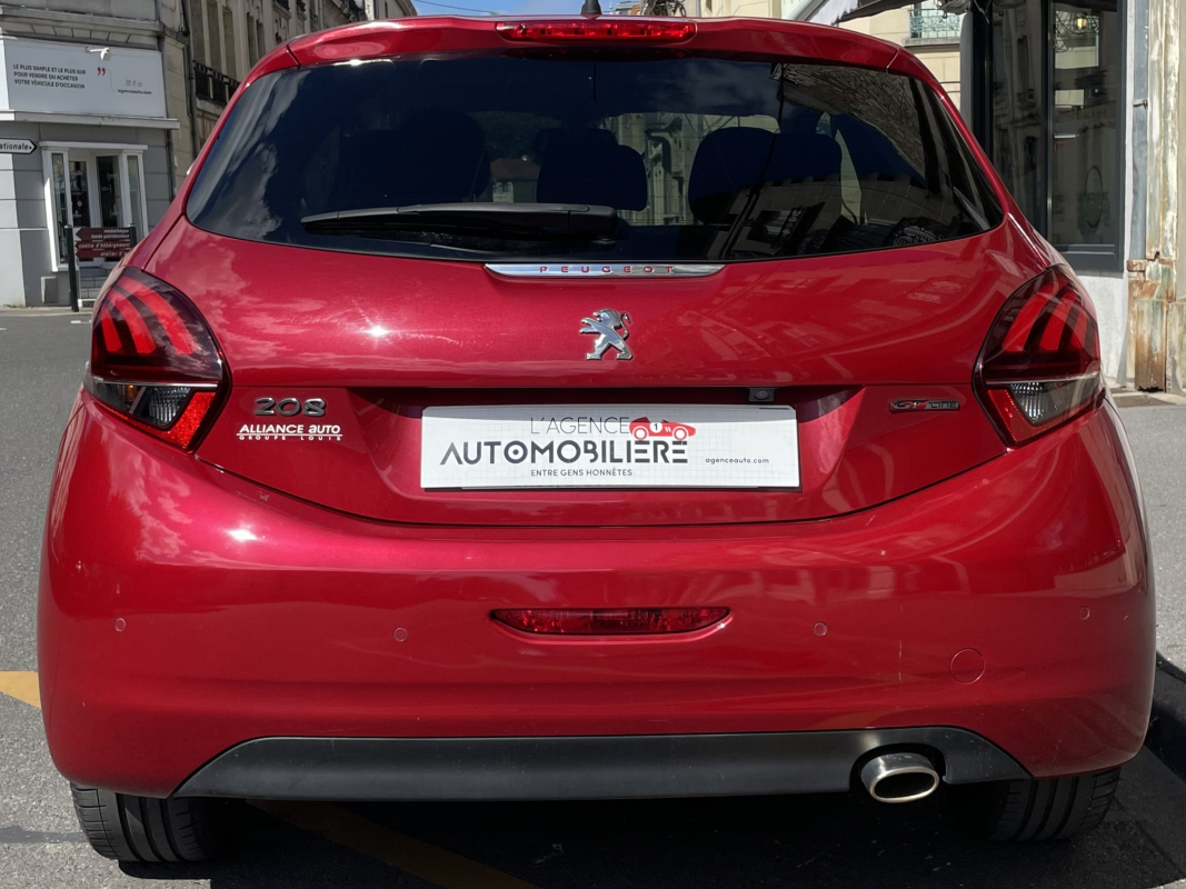 Peugeot 208 — 6