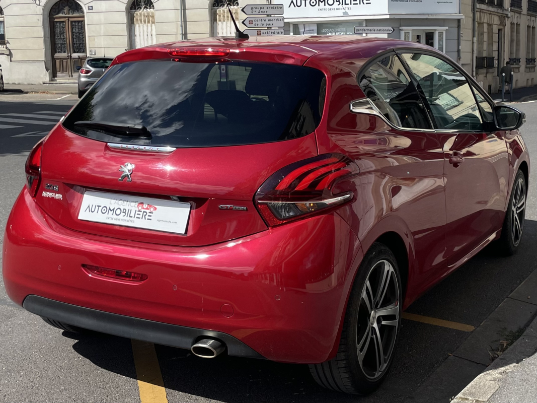 Peugeot 208 — 2