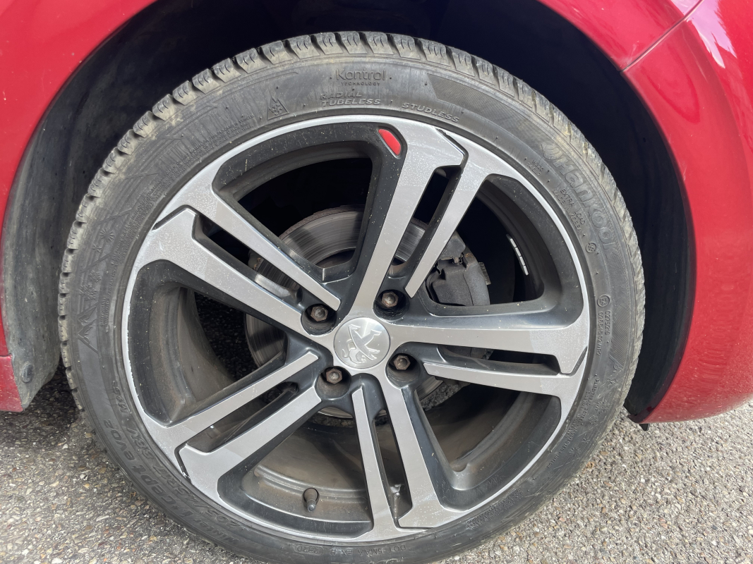 Peugeot 208 — 19