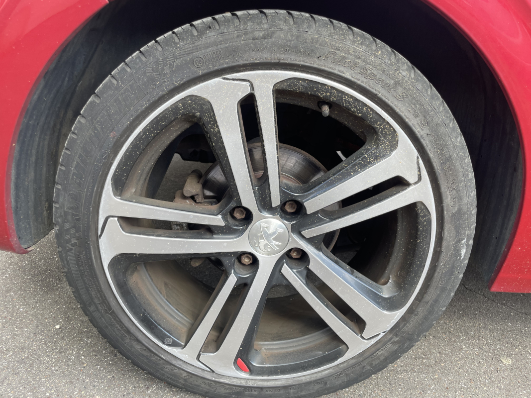 Peugeot 208 — 23