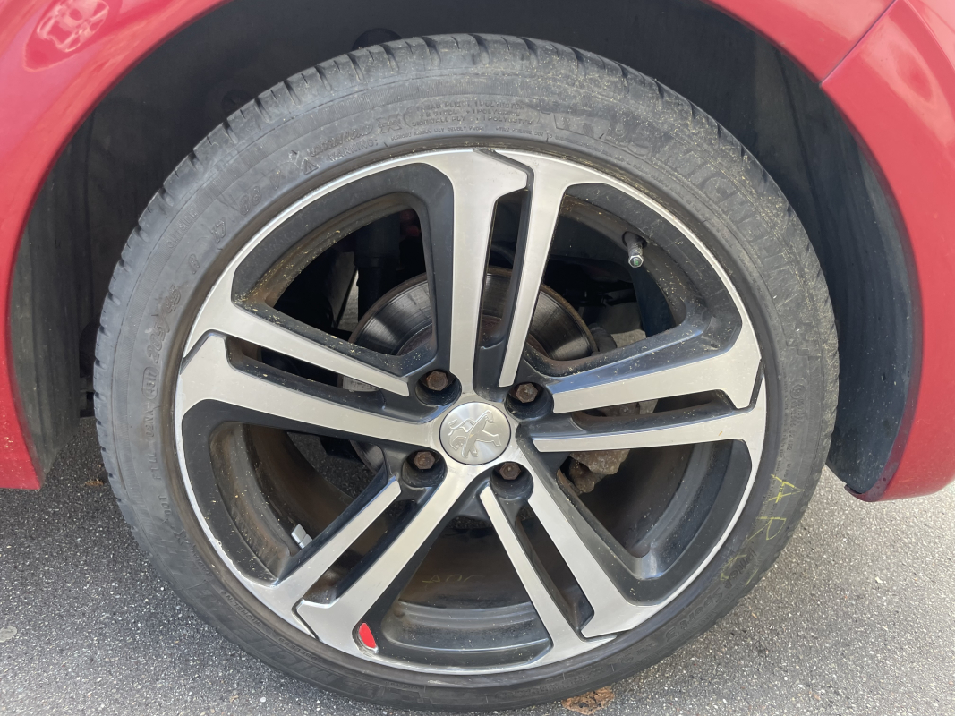 Peugeot 208 — 24
