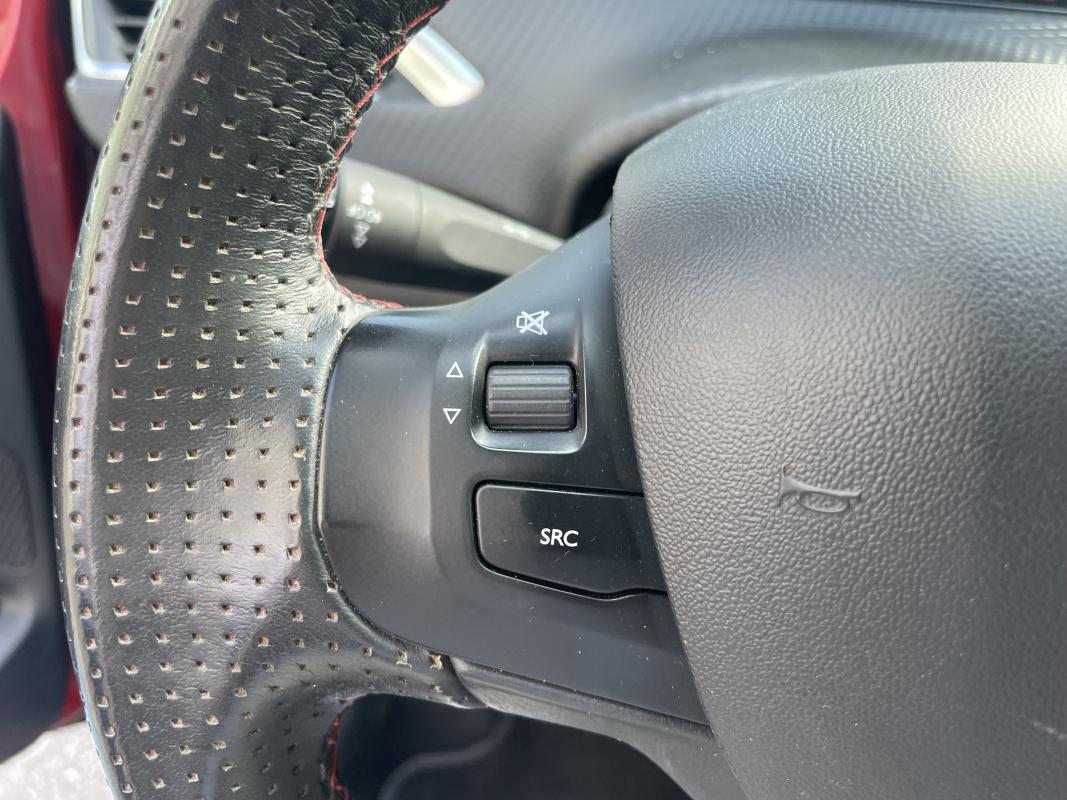 Peugeot 208 — 21