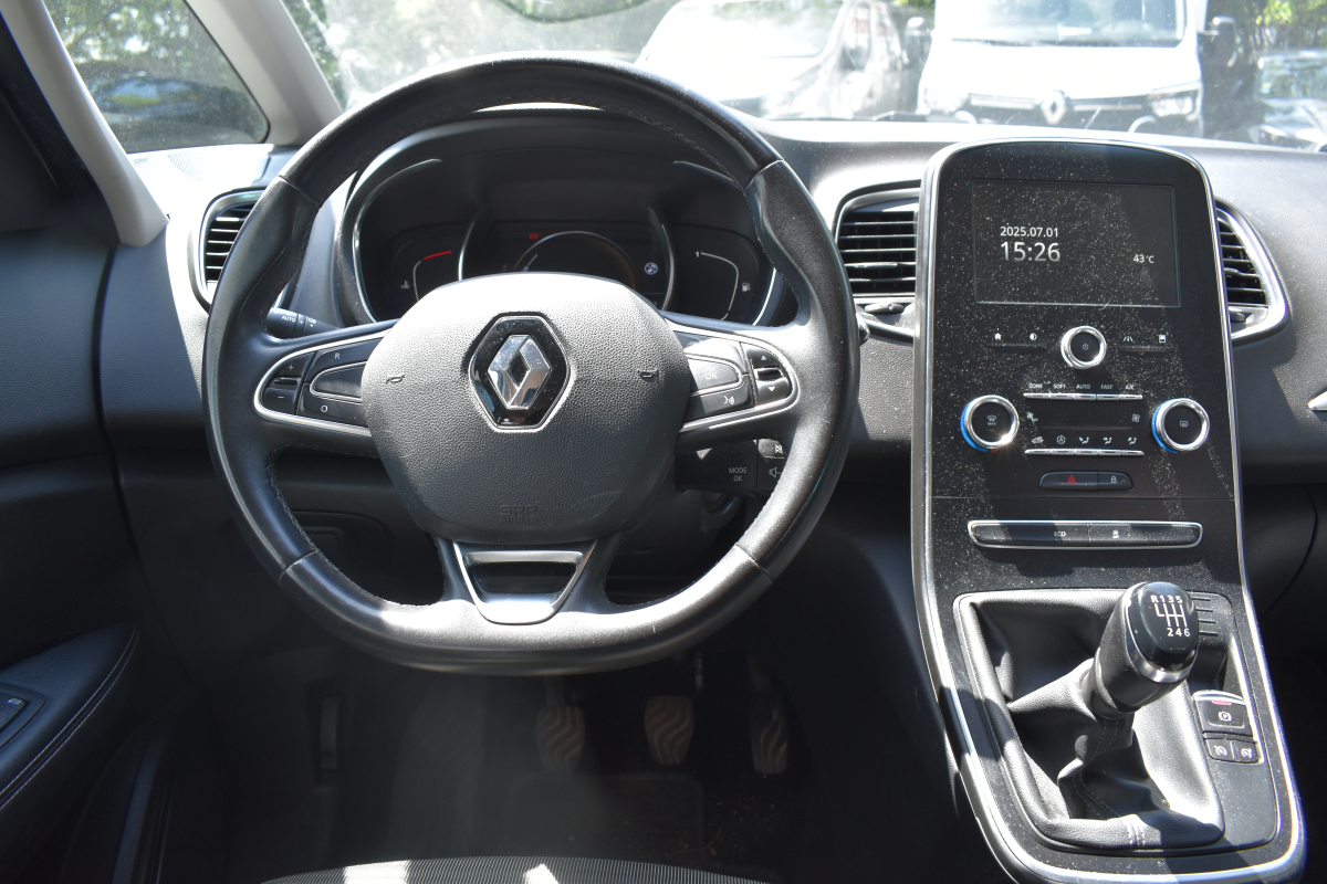 Renault Grand Scenic — 12