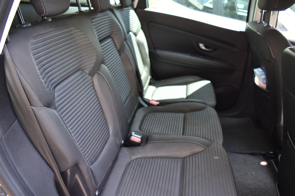 Renault Grand Scenic — 19