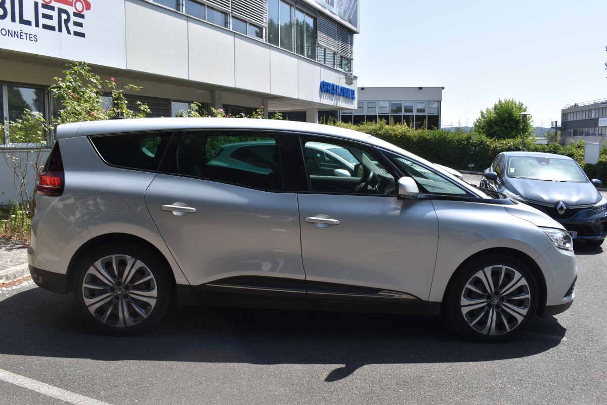 Renault Grand Scenic — 8