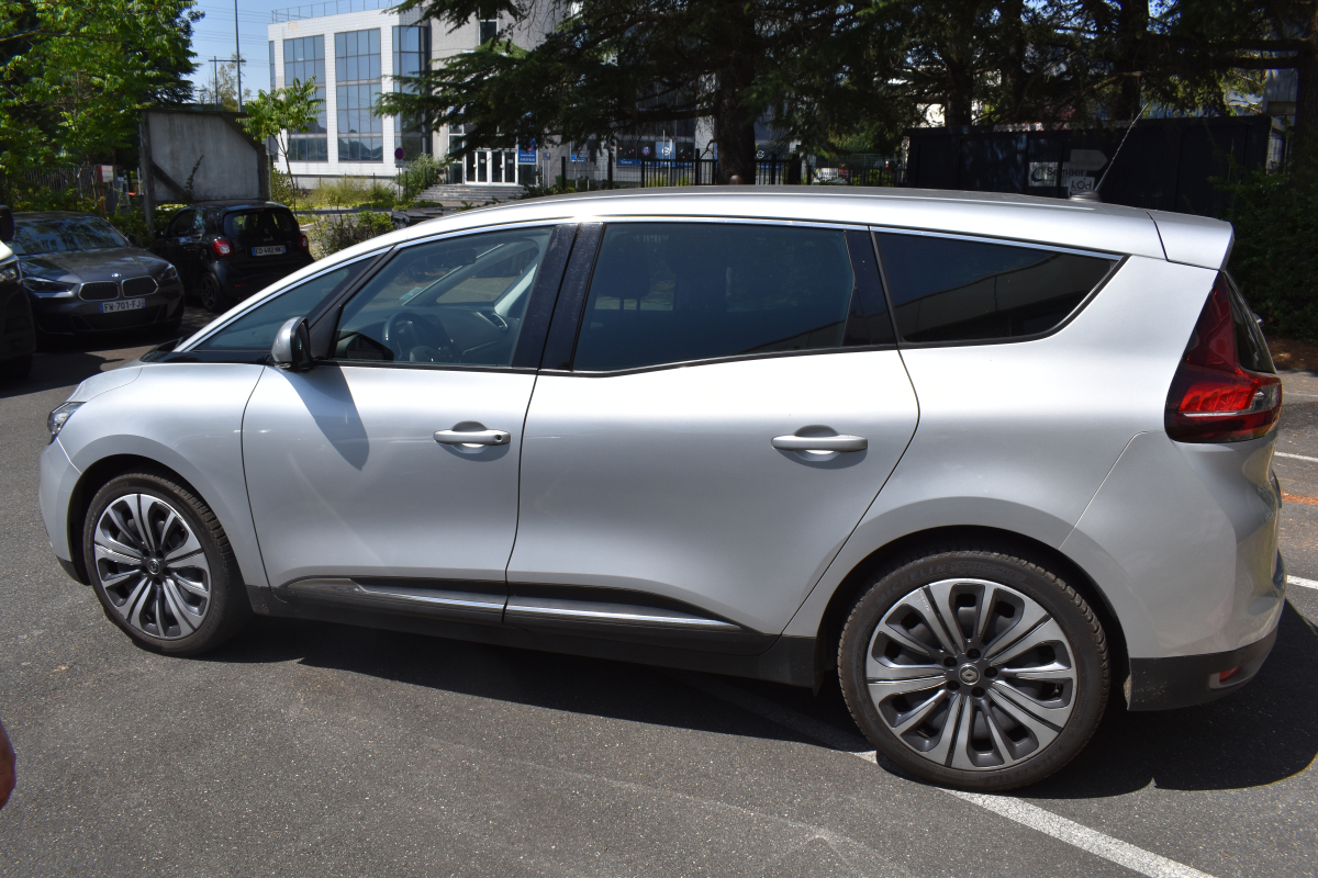 Renault Grand Scenic — 4