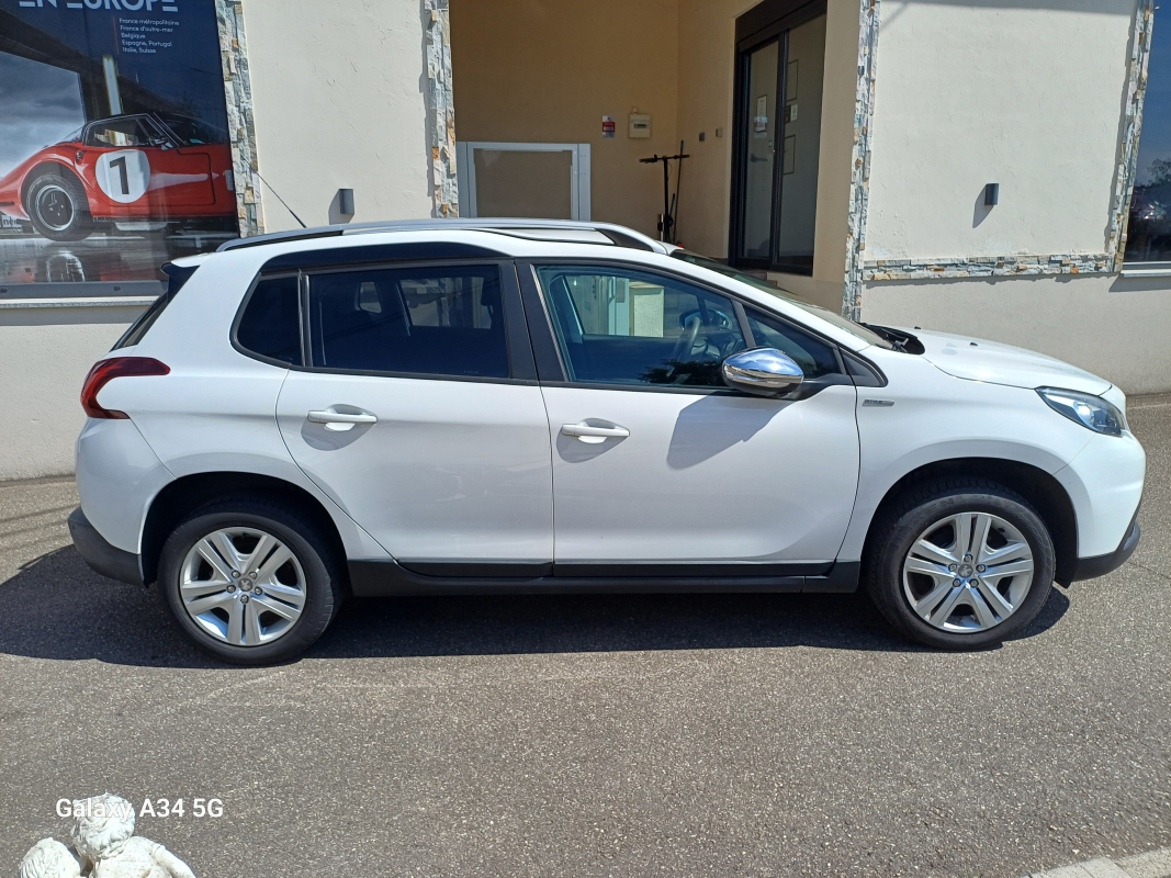 Peugeot 2008 — 10