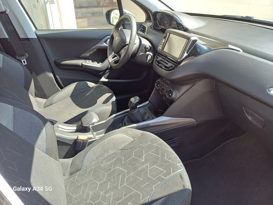 Peugeot 2008 — 21