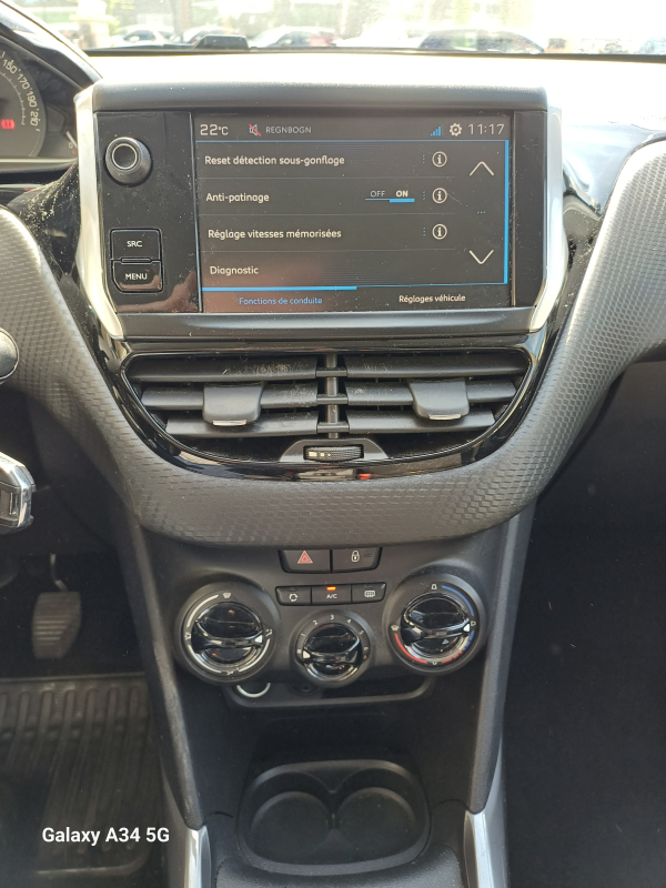 Peugeot 2008 — 13