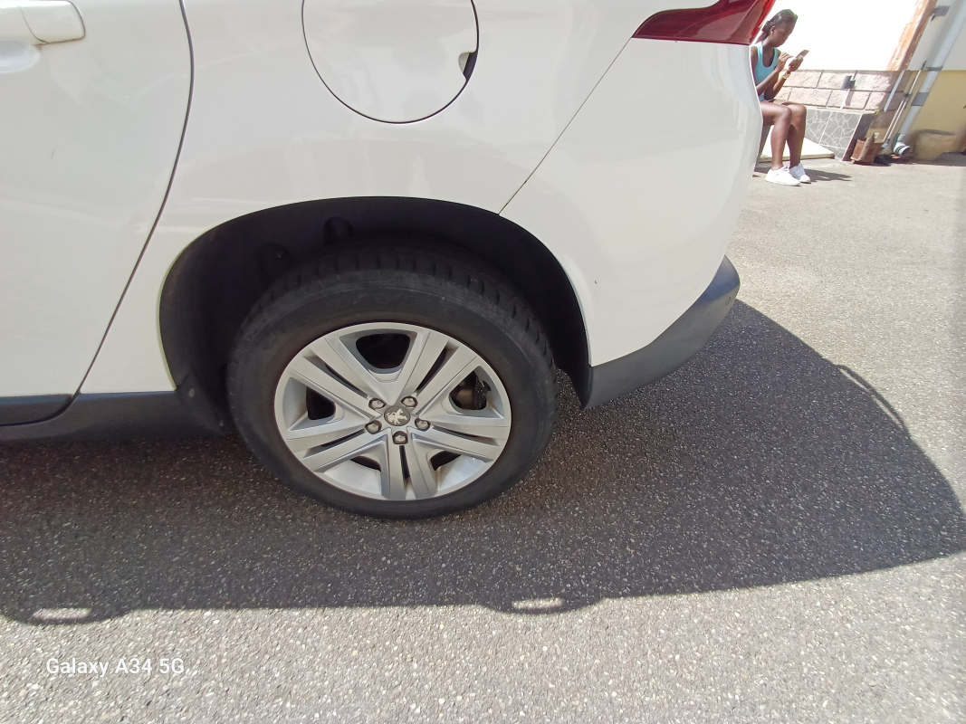 Peugeot 2008 — 23