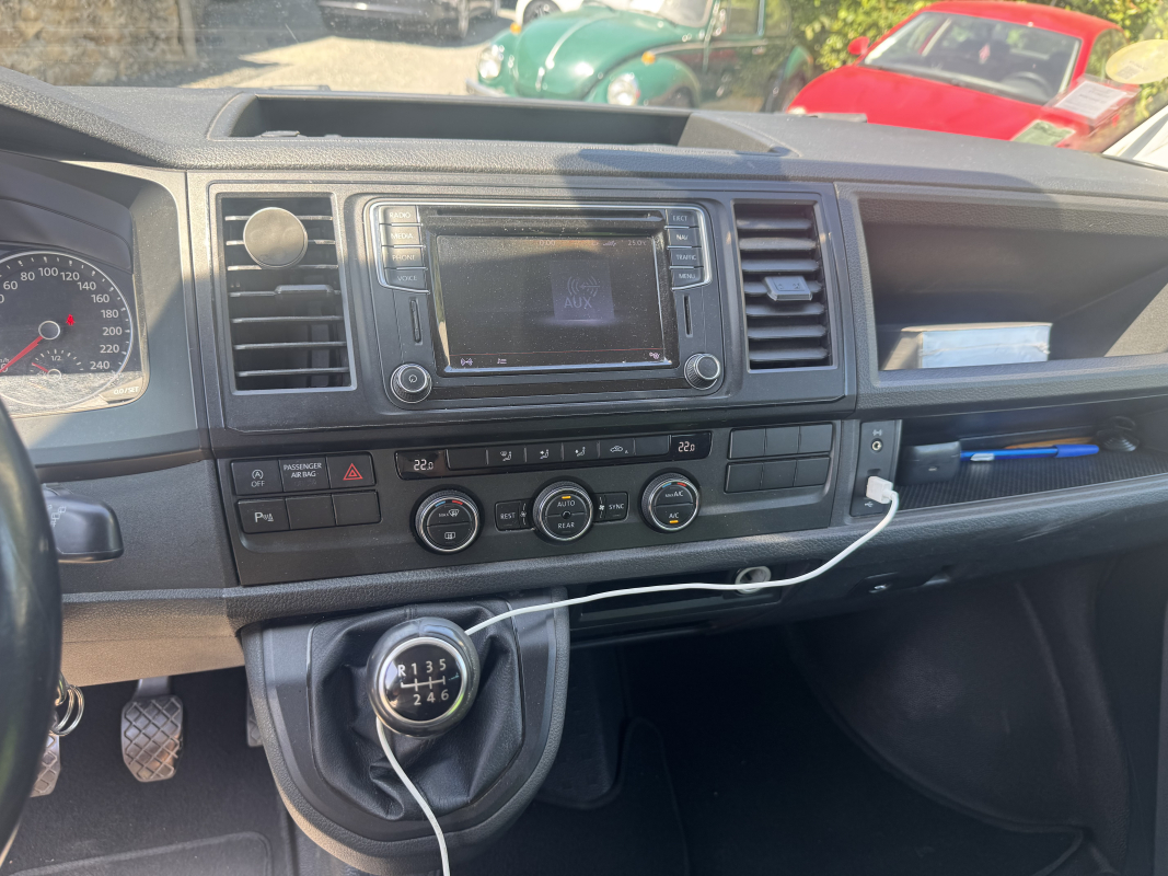 Volkswagen Caravelle — 18