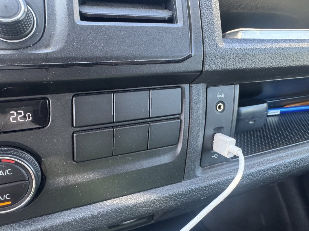 Volkswagen Caravelle — 19