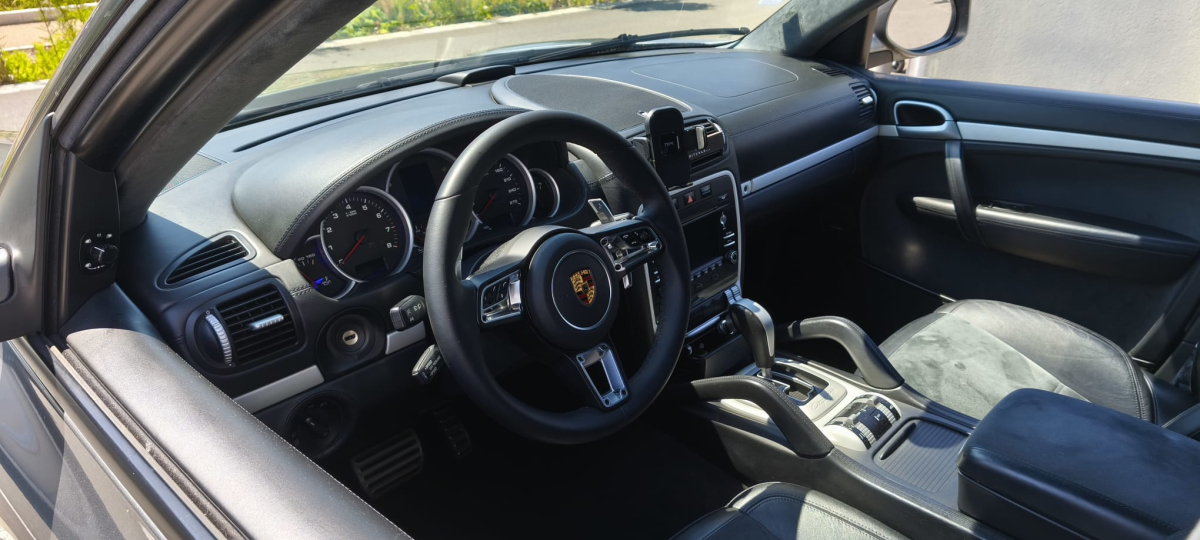 Porsche Cayenne — 9