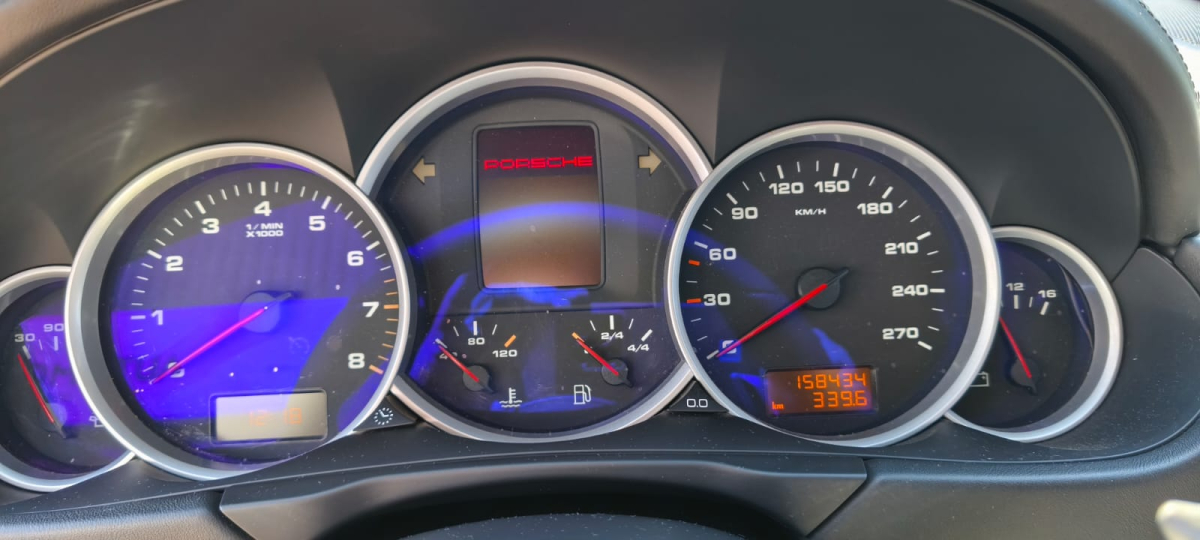 Porsche Cayenne — 12