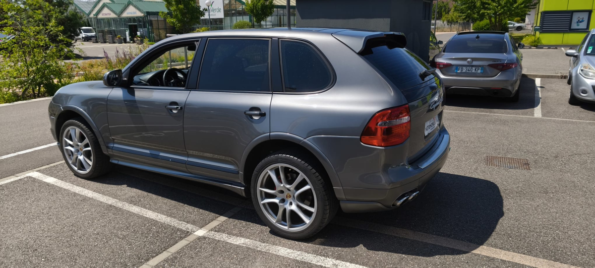 Porsche Cayenne — 5