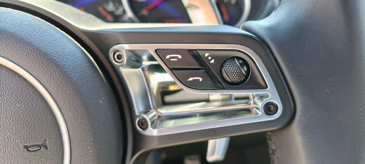 Porsche Cayenne — 30