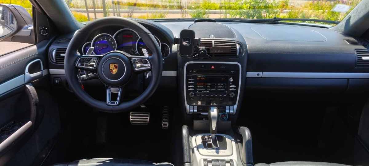 Porsche Cayenne — 10