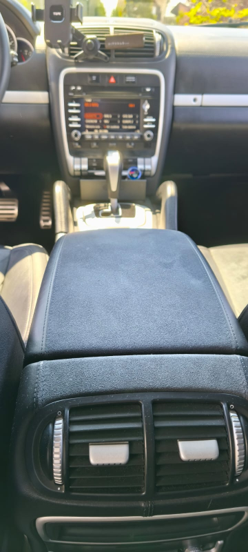 Porsche Cayenne — 35