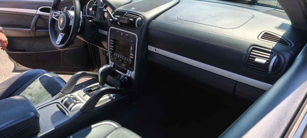 Porsche Cayenne — 11