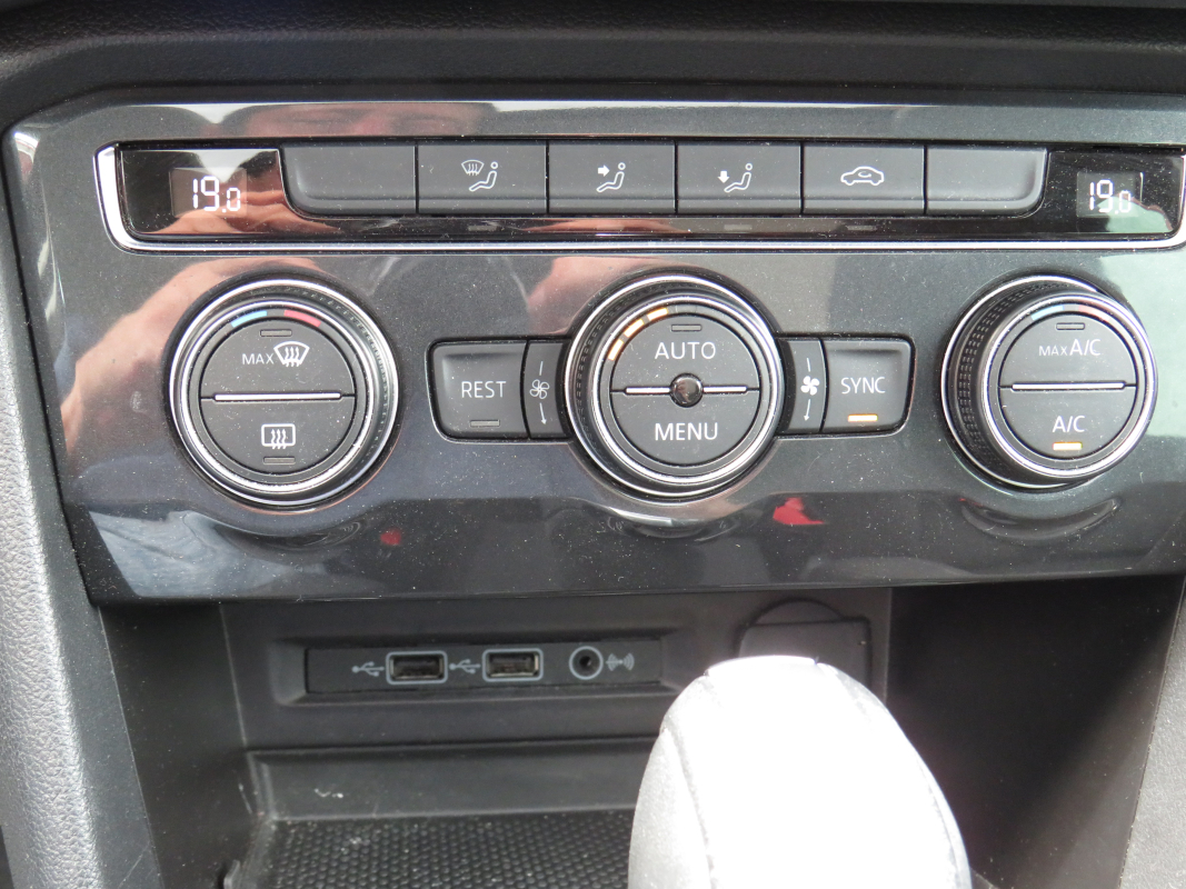 Volkswagen Tiguan — 11