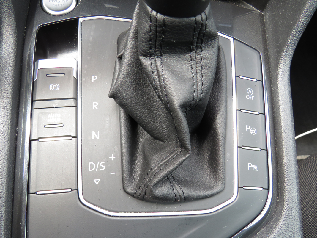 Volkswagen Tiguan — 12