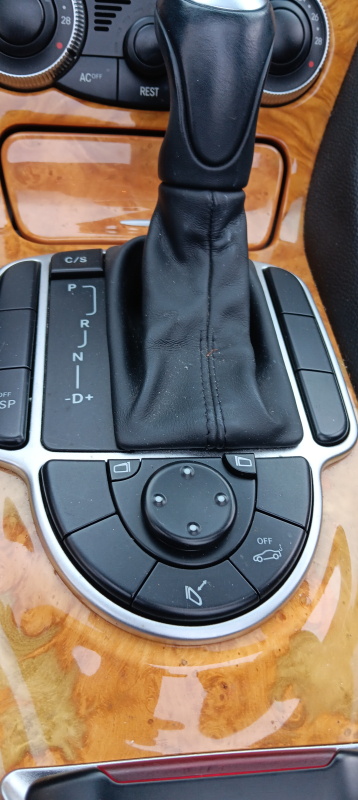 Mercedes SL — 14