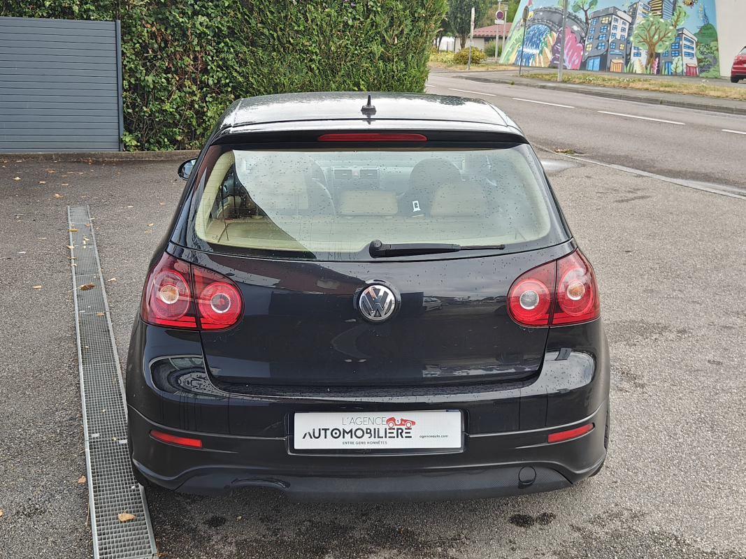 Volkswagen Golf — 6