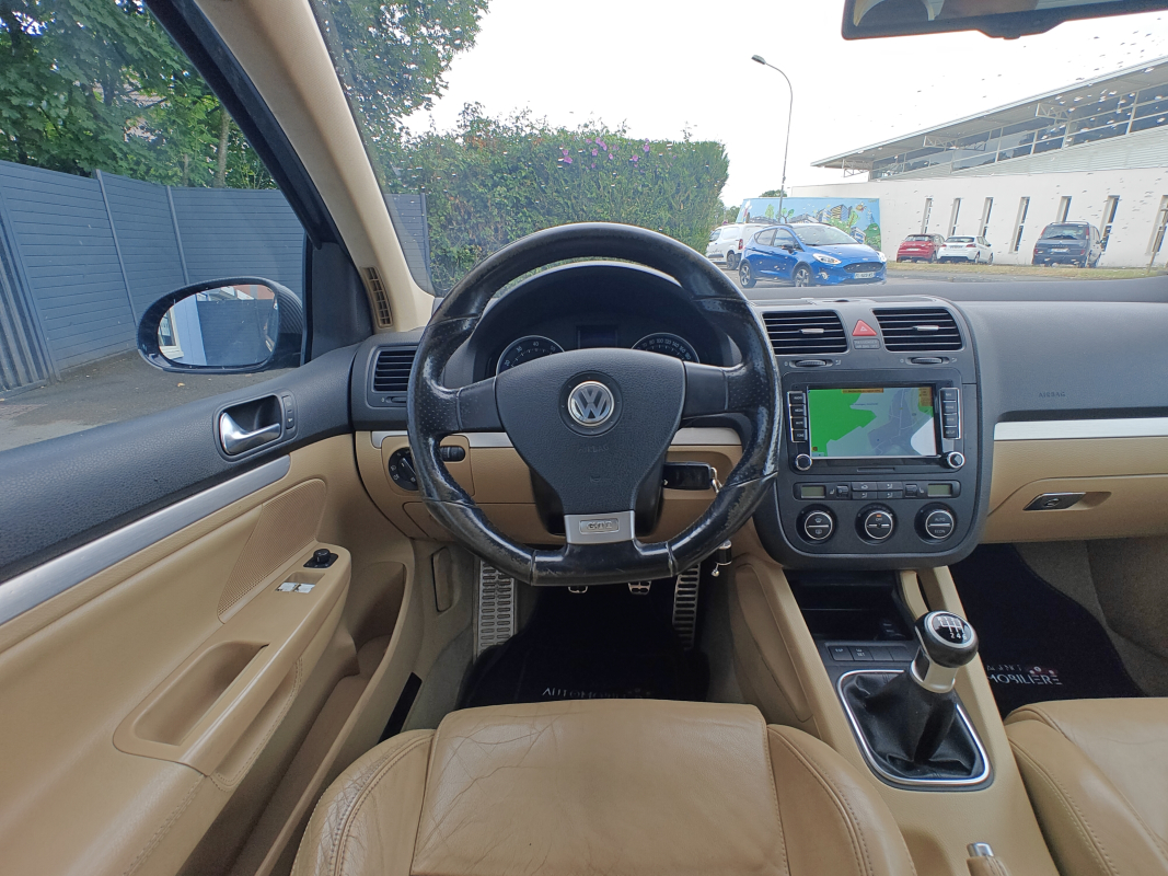 Volkswagen Golf — 18