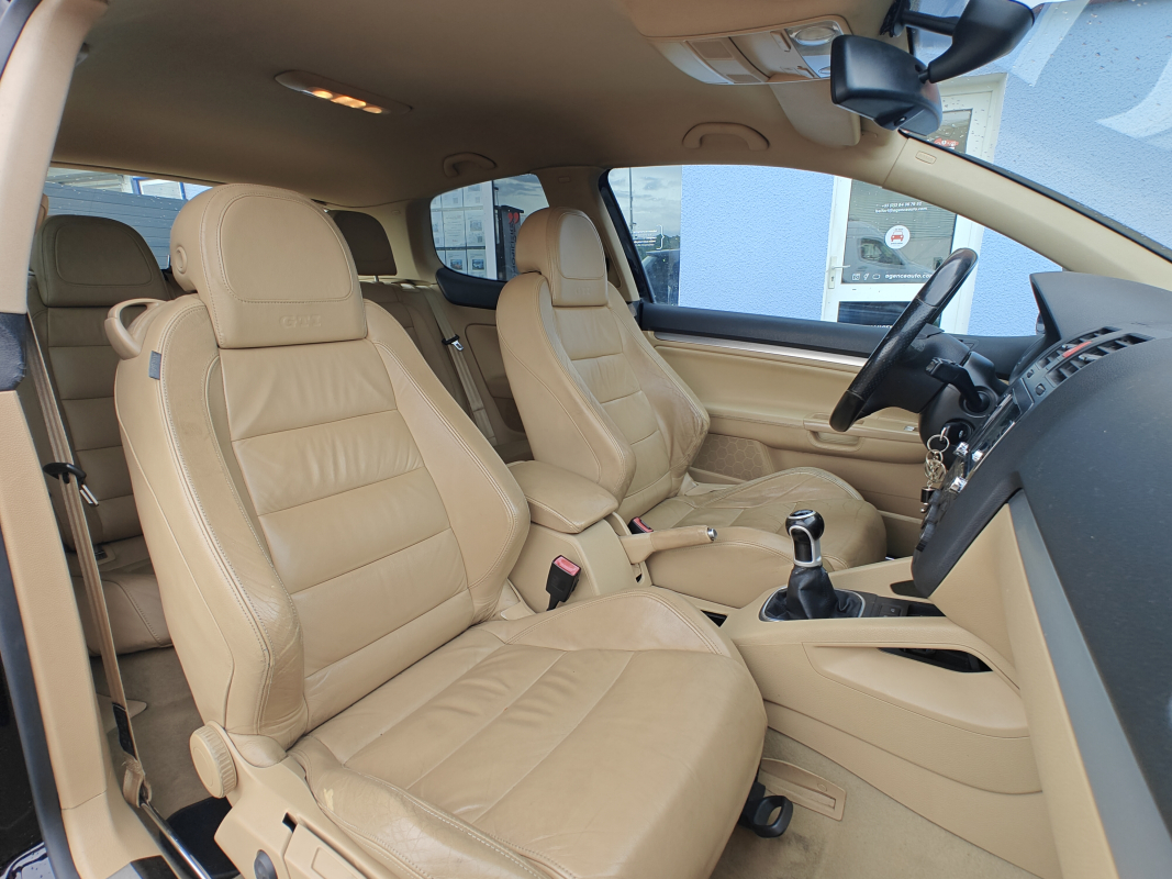 Volkswagen Golf — 16