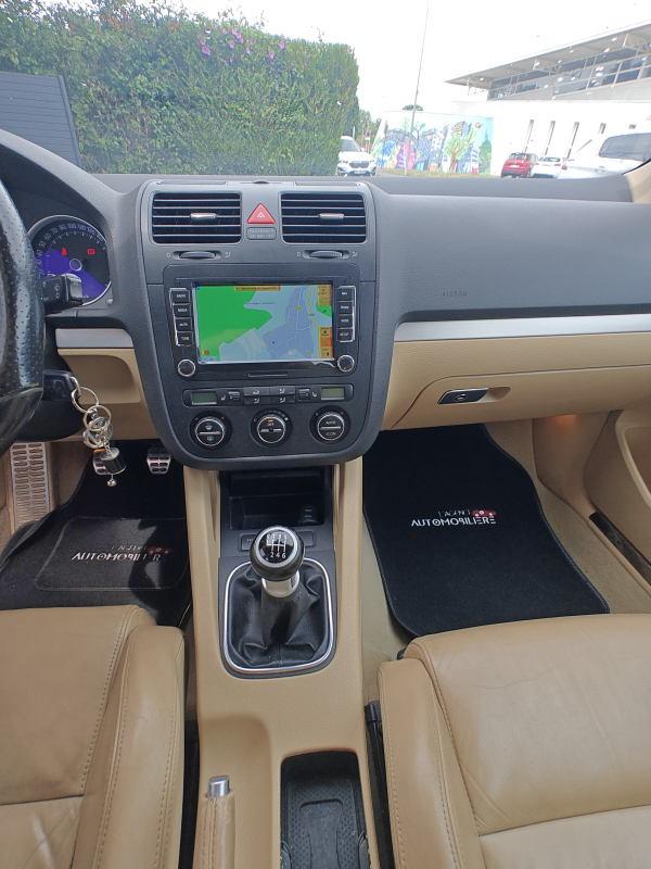 Volkswagen Golf — 24