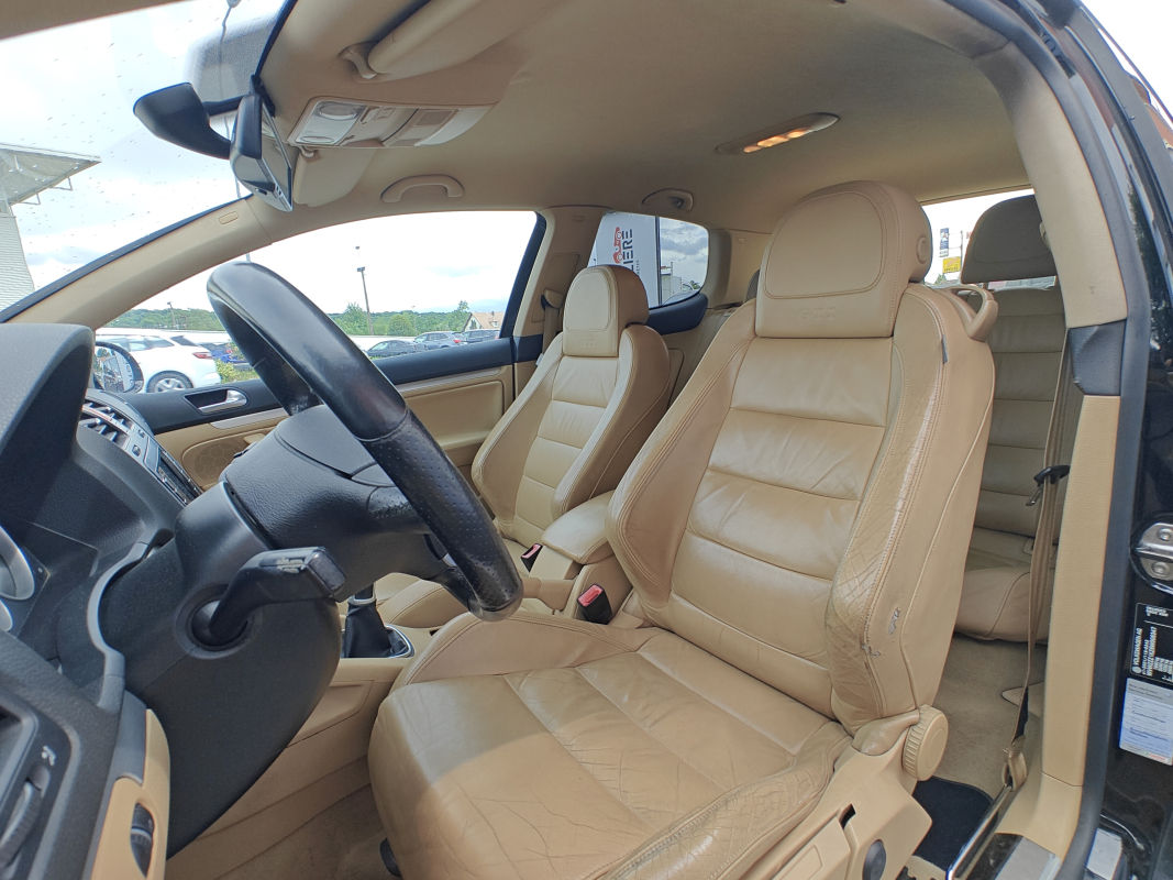 Volkswagen Golf — 11